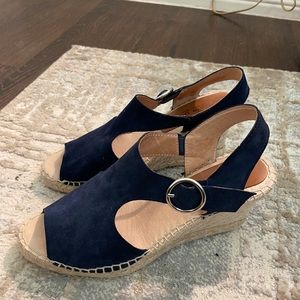 Purchased from Nordstrom. Great condition. Navy blue. Super cute and comfy!